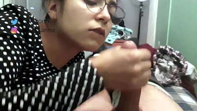 હાથમાં ફિનિશિંગ સાથે હાથથી બનાવેલું - ઘણું દૂધ